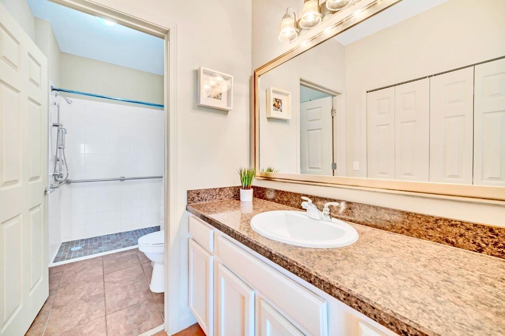 Bright Condo - 2Br With Pool & Hot Tub, Near Disney! Орландо Экстерьер фото